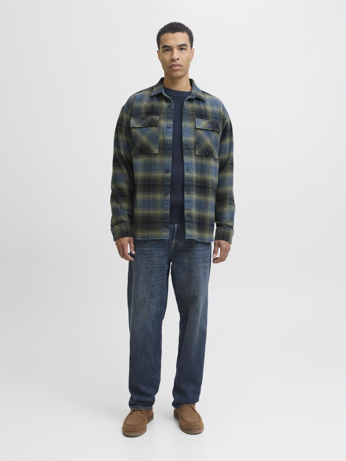 model_shot-front_full